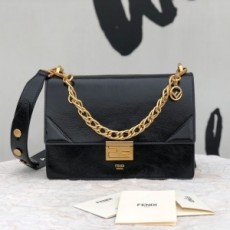 펜디 FENDI 2020 칸유 F로고 금속버클 유광 미듐 체인 크로스백 커스텀급