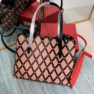 발렌티노 VALENTINO 2020 가라바니 락스터드 핑크 숄더백 2033 커스텀급