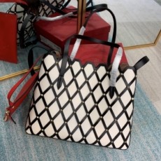 발렌티노 VALENTINO 2020 가라바니 락스터드 화이트 숄더백 2033 커스텀급