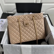 샤넬 CHANEL 2020 카프스킨 빈티지 퀄팅 버클 베이지 체인 숄더백 AS6611 커스텀급