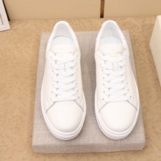 루이비통 LOUIS VUITTON 2020 캐릭터 로고 화이트 남성 슈즈 커스텀급