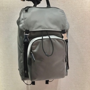 프라다 PRADA 2021 삼각로고 포코노 백팩 2VZ135 커스텀급