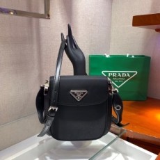 프라다 PRADA 2021 나일론 플랩 숄더백 1BD259 커스텀급