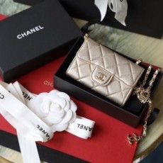샤넬 CHANEL 2021 퀄팅 체인 미니 크로스백 골드 커스텀급