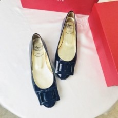로저비비에 ROGER VIVIER 2021 금속버클 에나멜 여성 슈즈 커스텀급