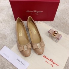 페레가모 FERRAGAMO 2021 에나멜 리본버클 여성 슈즈 커스텀급