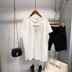 미우미우 MIUMIU 2021 큐빅 로고 여성 반팔티 커스텀급