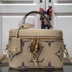 루이비통 LOUIS VUITTON 2021 모노그램 베니티 토트백 M45599 커스텀급