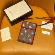 구찌 GUCCI 2021 도라이몽 콜라보 미니 크로스백 647805 커스텀급