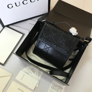 구찌 GUCCI 2021 GG 엠보 메신저백 625782 커스텀급