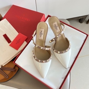 발렌티노 VALENTINO 2021 SS 스터드 스트랩 여성 뮐 샌들 커스텀급