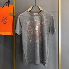에르메스 HERMES 2021 SS 캐릭터 패치 자수 라운드넥 남성 반팔티 커스텀급