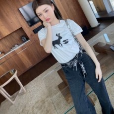 사넬 CHANEL 2021 SS 캐릭터 로고 여성 반팔티 커스텀급