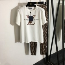 루이비통 LOUIS VUITTON 2021 SS 캐릭터 여성 반팔티 바지 세트 커스텀급