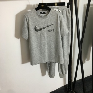 나이키 NIKE 2021 SS 캐릭터 여성 반팔티 바지 세트 커스텀급