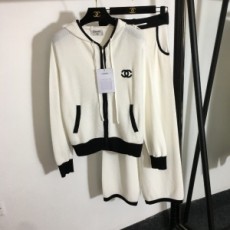 샤넬 CHANEL 2021 SS 로고 자수 여성 후드 니트 짚업 바지 세트 커스텀급