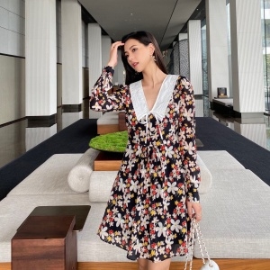 미우미우 MIUMIU 2021 SS 플라워 카라 여성 원피스 커스텀급