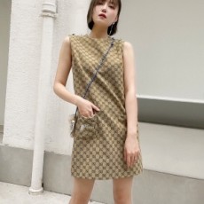구찌 GUCCI 2021 SS 캐릭터 자수 여성 원피스 커스텀급