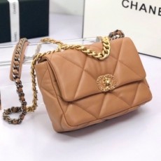 샤넬 CHANEL 2021 SS 19 미듐 메탈 제니백 카멜 AS1160 커스텀급