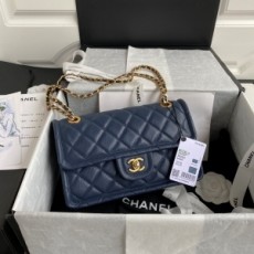 샤넬 CHANEL 2021 SS 스위트 클래식 미듐 플랩백 네이비 AS2357 커스텀급