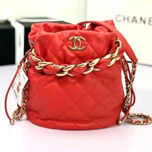 샤넬 CHANEL 2021 SS 드로우스트링 버킷백 레드 AS2425 커스텀급