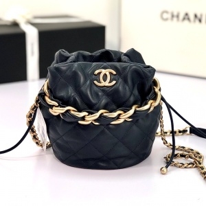 샤넬 CHANEL 2021 SS 드로우스트링 버킷백 네이비 AS2425 커스텀급