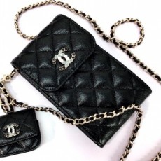 샤넬 CHANEL 2021 SS 캐비어 에어팟 체인 폰 홀더백 블랙 AP2033 커스텀급