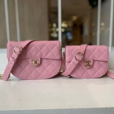 샤넬 CHANEL 2021 SS 카프스킨 퀄팅 체인 핑크 메신저 크로스백 AS2484 커스텀급