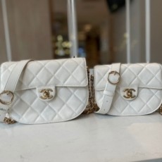 샤넬 CHANEL 2021 SS 카프스킨 퀄팅 체인 화이트 메신저 크로스백 AS2484 커스텀급