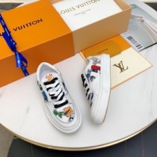 루이비통 LOUIS VUITTON 2021 SS 캐릭터 화이트 커플 슈즈 커스텀급