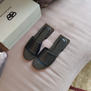 발렌시아가 BALENCIAGA 2021 SS 로고 레더 여성 슬리퍼 커스텀급