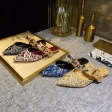 루이비통 LOUIS VUITTON 2021 SS 모노그램 캐릭터 버클 여성 구두 커스텀급