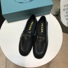 프라다 PRADA 2021 SS 삼각로고 캐릭터 여성 슈즈 커스텀급