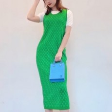 루이비통 LOUIS VUITTON 2021 SS 모노그램 각인 니트 여성 원피스 커스텀급