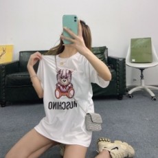 모스키노 MOSCHINO 2021 SS 캐릭터 로고 프린팅 남여공용 반팔티 커스텀급