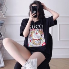 구찌 GUCCI 2021 SS 도라이몽 플라워패치 프린팅 남여공용 반팔티 커스텀급