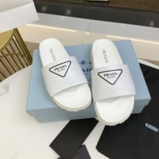 프라다 PRADA 2021 SS 삼각로고 여성 슬리퍼 커스텀급