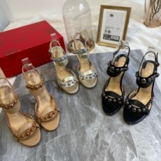 크리스찬 루부탱 CHRISTIAN LOUBOUTIN 2021 SS 스터드 여성 하이힐 샌들 커스텀급