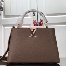 루이비통 LOUIS VUITTON 2021 SS 카퓌신 뱀피 스트랩 토트백 브라운 MM M48865 커스텀급