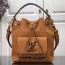 루이비통 LOUIS VUITTON 2021 SS 포켓 로고 버킷백 카멜 M57587 커스텀급