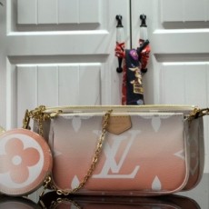 루이비통 LOUIS VUITTON 2021 SS 그라데이션 멀티 포쉐트 악세수아 핑크 M57633 커스텀급