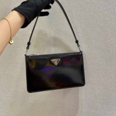 프라다 PRADA 2021 SS 브러시 레더 미니 핸드백 1BC155 커스텀급