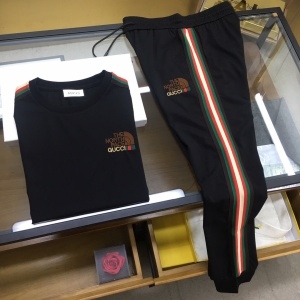 구찌 GUCCI 2021 SS 노스페이스 콜라보 로고 자수 라인 남성 반팔티 바지 세트 커스텀급