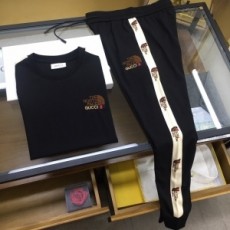구찌 GUCCI 2021 SS 노스페이스 콜라보 로고 자수 화이트 라인 남성 반팔티 바지 세트 커스텀급