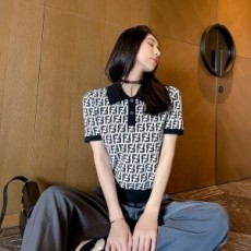 펜디 FENDI 2021 SS 캐릭터 카라 니트 여성 반팔티 커스텀급