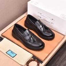 구찌 GUCCI 2021 SS 태슬장식 레더 남성 슈즈 커스텀급