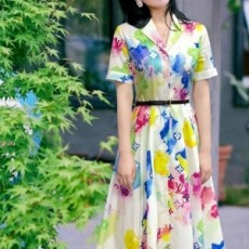 루이비통 LOUIS VUITTON 2021 SS 멀티 화이트 여성 원피스 커스텀급