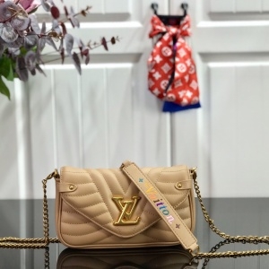 루이비통 LOUIS VUITTON 2021 SS 뉴 웨이브 체인 포쉐트 베이지 크로스백 M63956 커스텀급