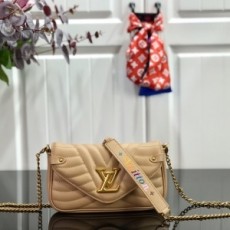 루이비통 LOUIS VUITTON 2021 SS 뉴 웨이브 체인 포쉐트 베이지 크로스백 M63956 커스텀급