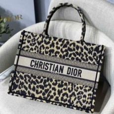 디올 DIOR 2021 SS 호피무늬 캐릭터 북 토트백 미듐 M1286 미러급